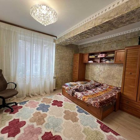 Gold Rose Apartament Chişinău Extérieur photo
